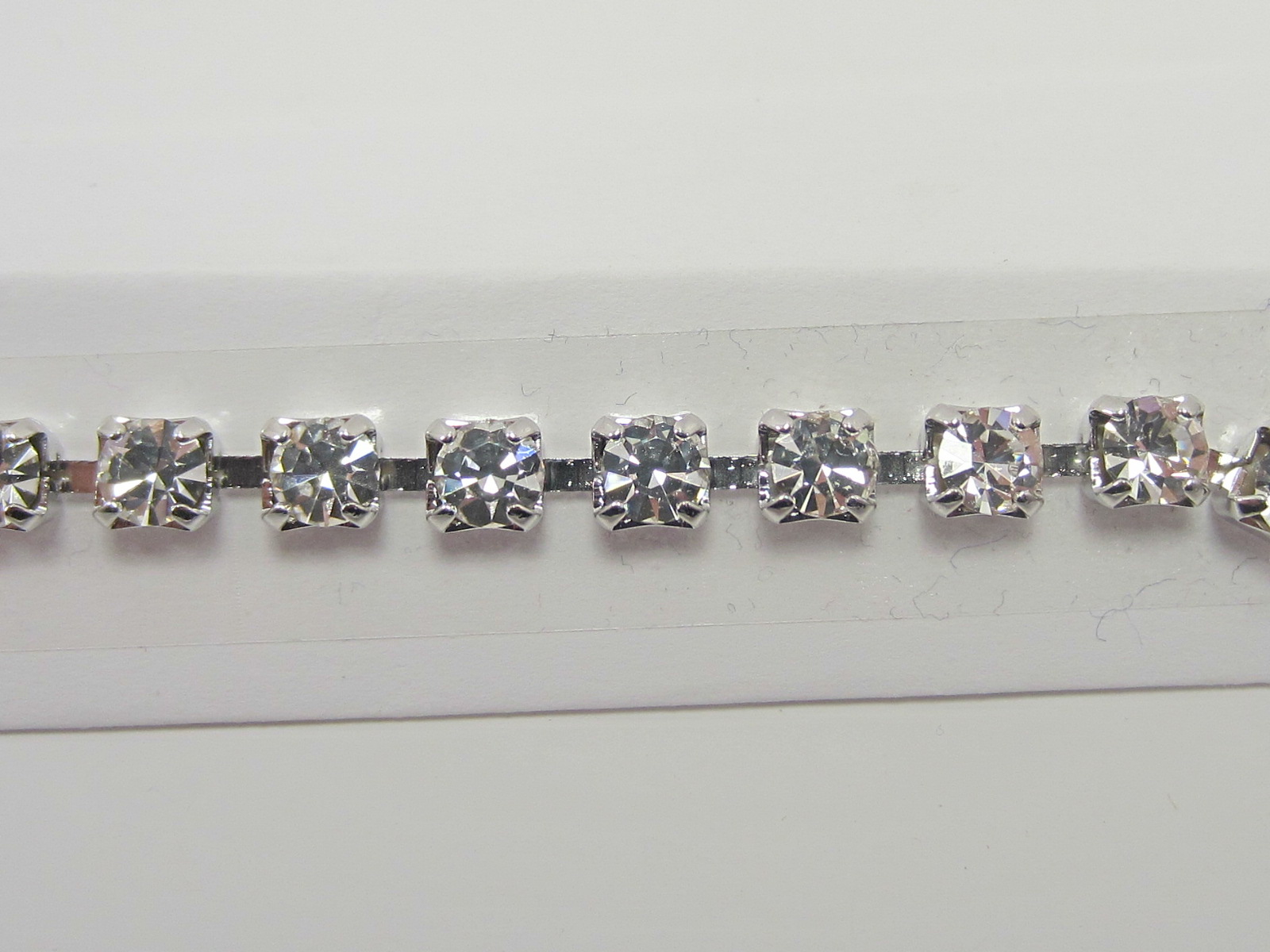 1 ROW/FT. 19ss CRYSTAL/SILVER Austrian Rhinestone CUP CHAIN